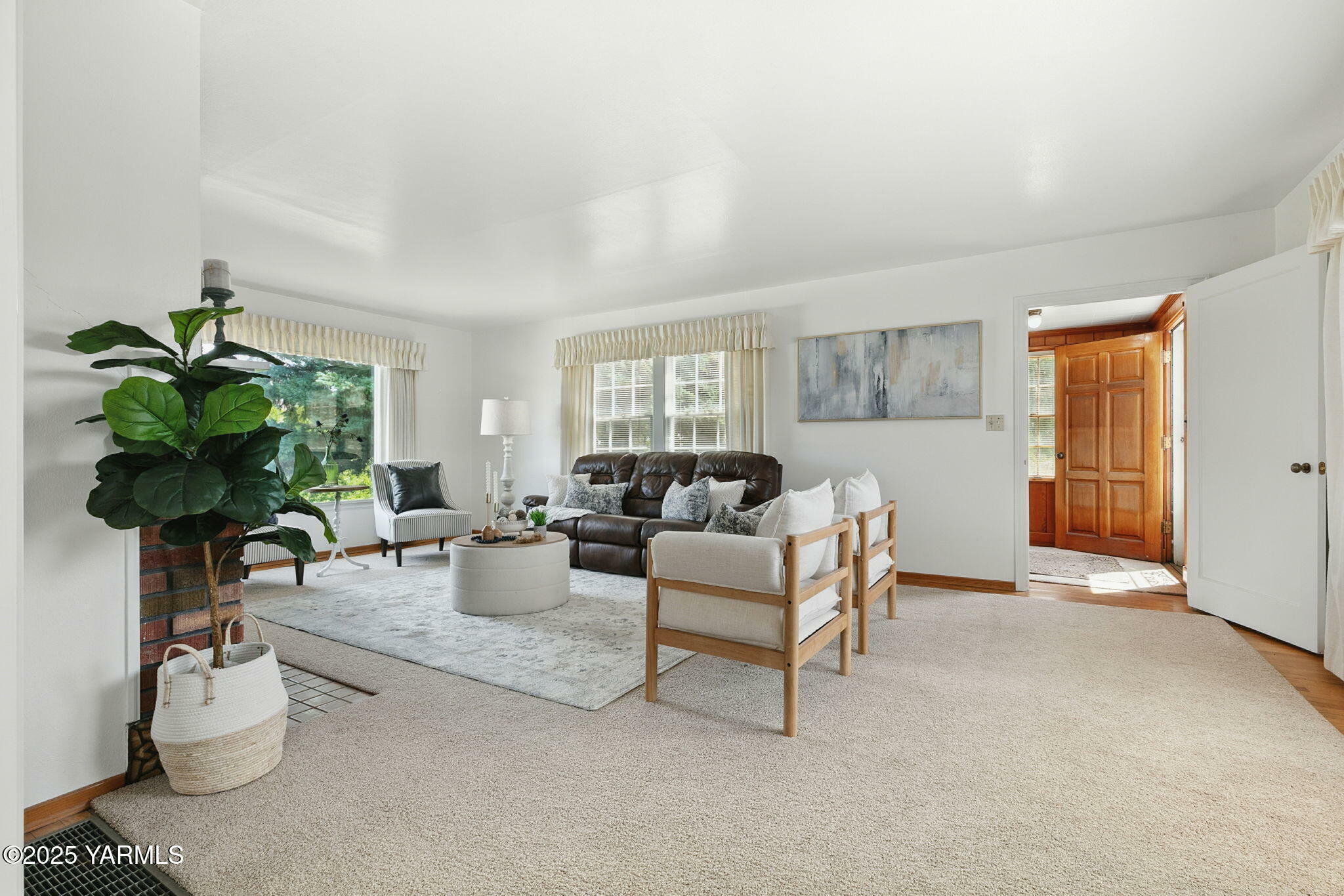 Property Photo: 1510/1514 N Tieton Rd WA 98947