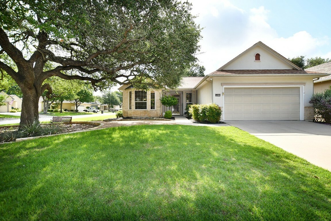 Property Photo:  101 Ranch House Cove  TX 78633 