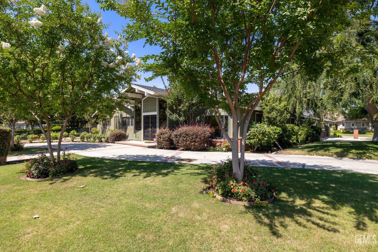 Property Photo: 1191 Edmund Street CA 93309