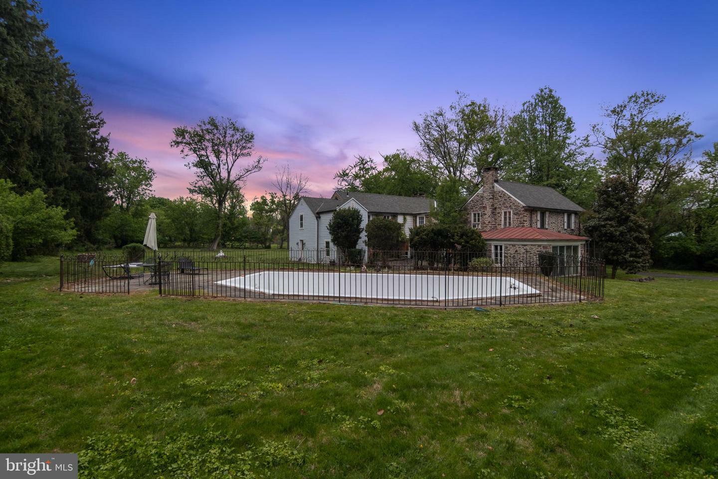Property Photo: 2622 Butler Pike PA 19462