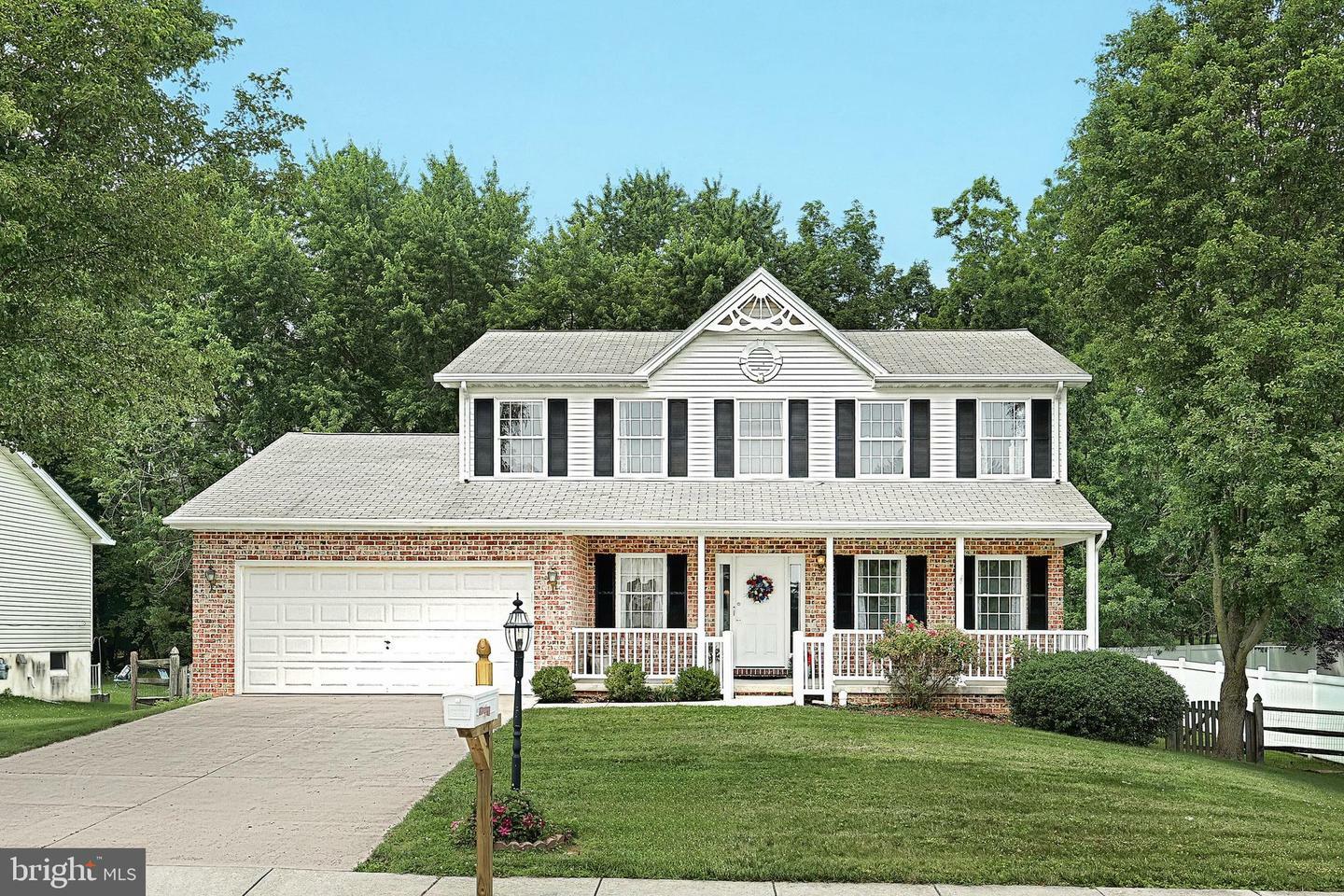 425 Lexington Way  Littlestown PA 17340 photo