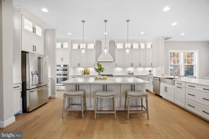 Property Photo: 7203 Barnett Road MD 20817