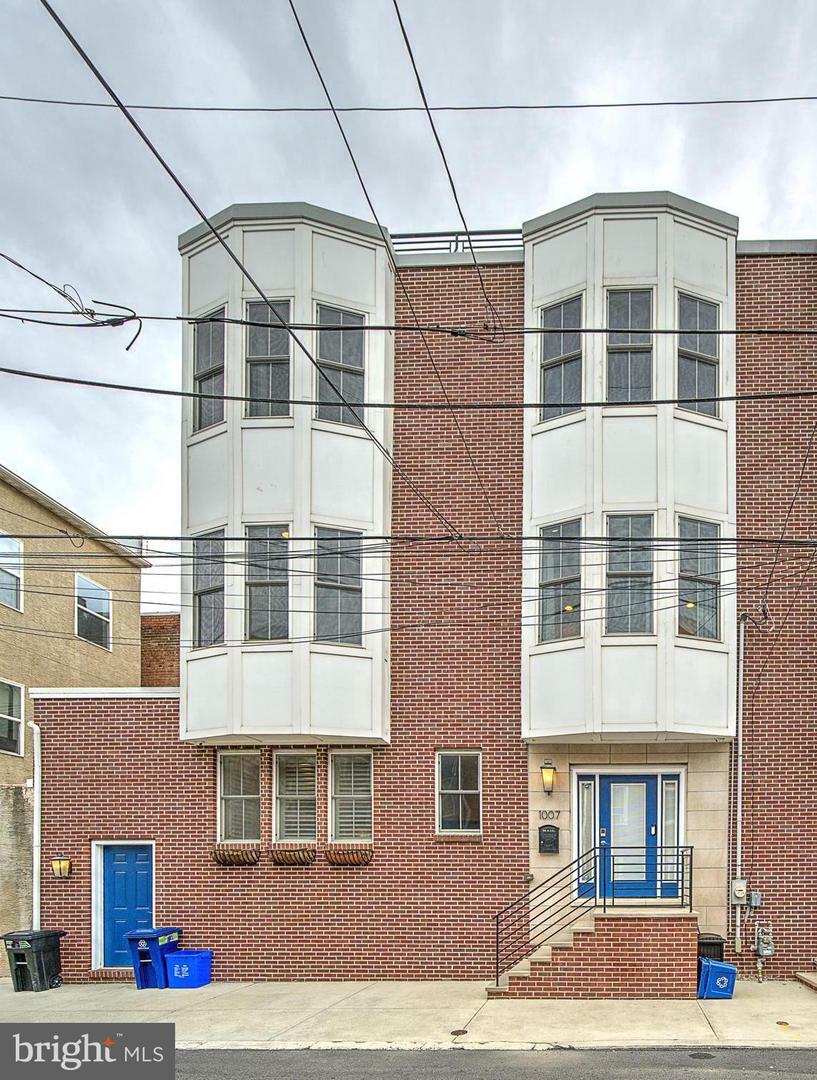 Property Photo: 1007 S Randolph Street PA 19147