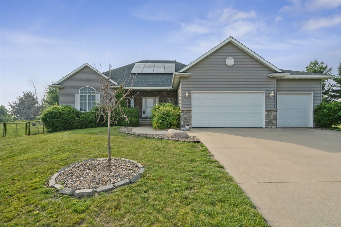 Property Photo: 765 34th Avenue IA 52302