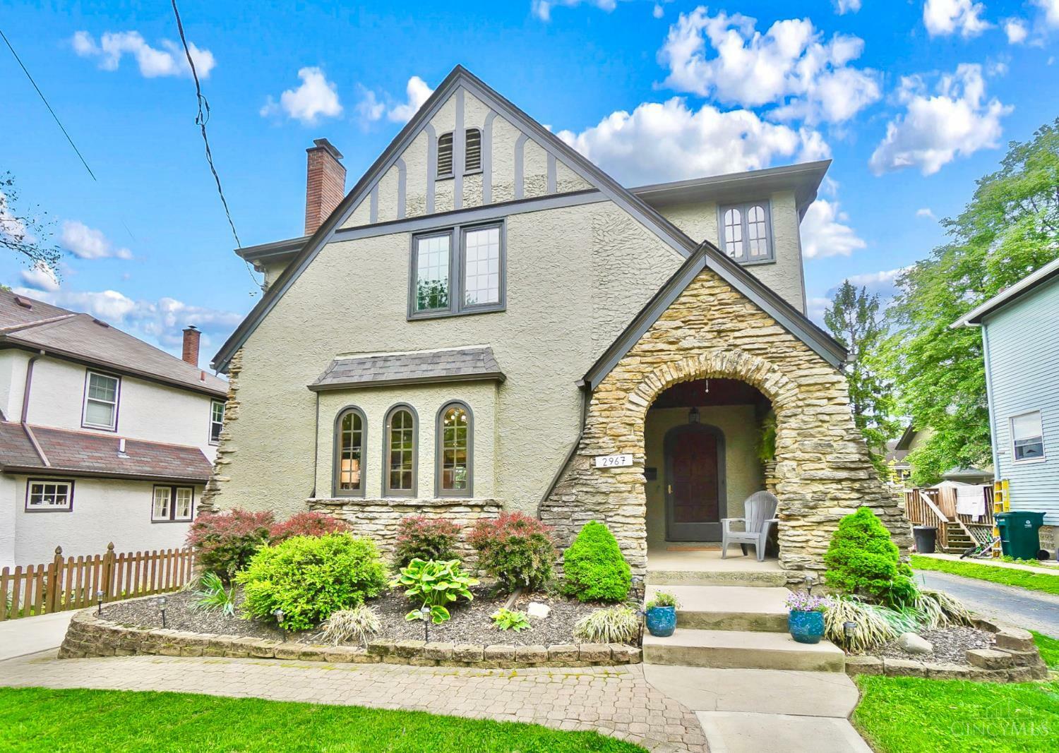 Property Photo: 2967 Douglas Terrace OH 45212