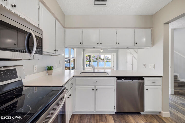 Property Photo:  7813 N Lagoon Drive 8D  FL 32408 