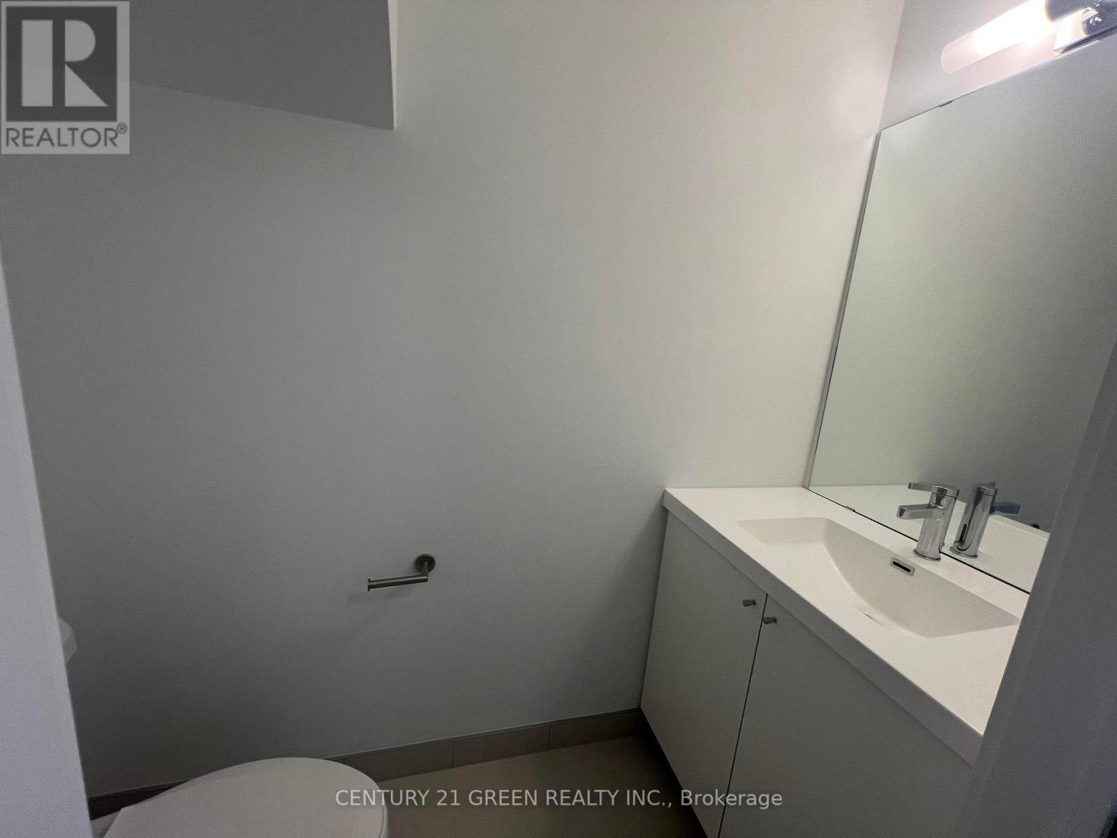 Property Photo: 20 Alpine Symphony Path Th3 ON L1L 0R1