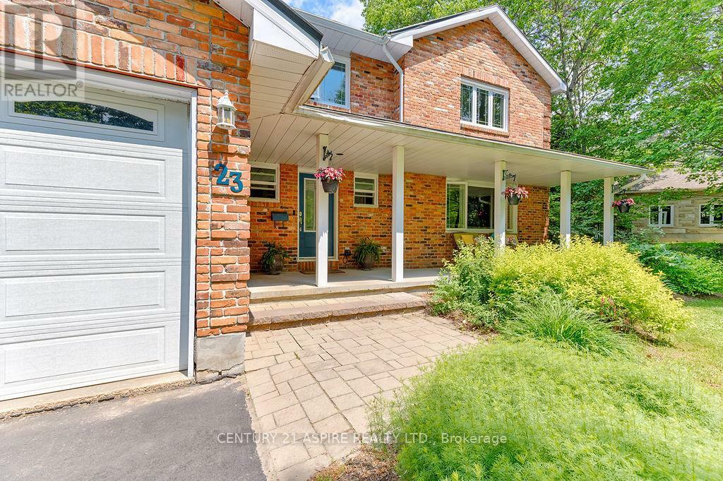 Photo de la propriété: 23 Country Lane ON K8H 3E2