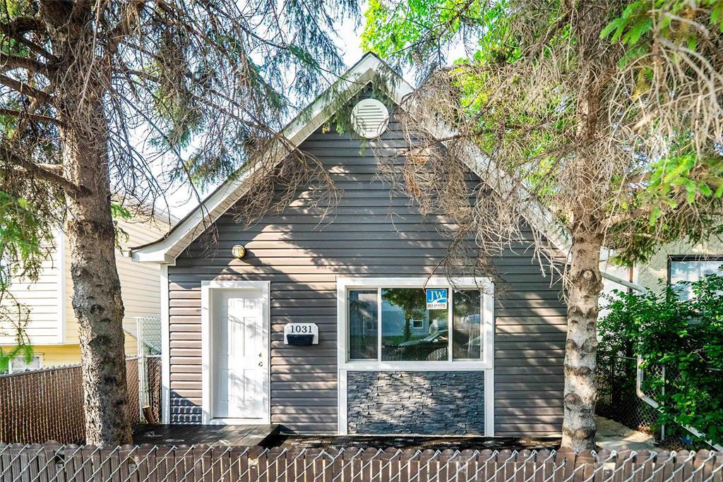 1031 Selkirk Avenue  Winnipeg MB R2X 0C2 photo