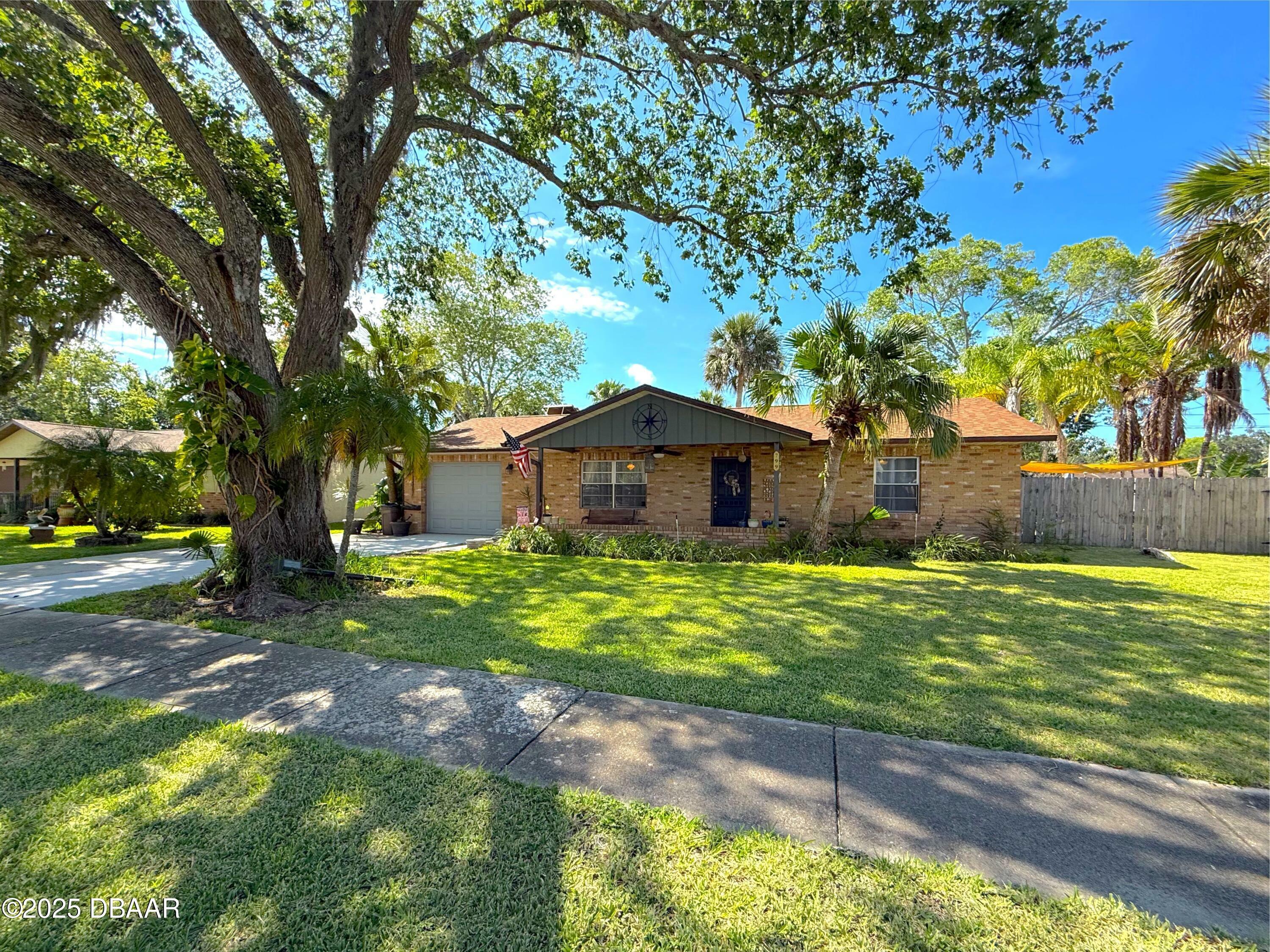 Property Photo: 799 Aspen Drive FL 32119