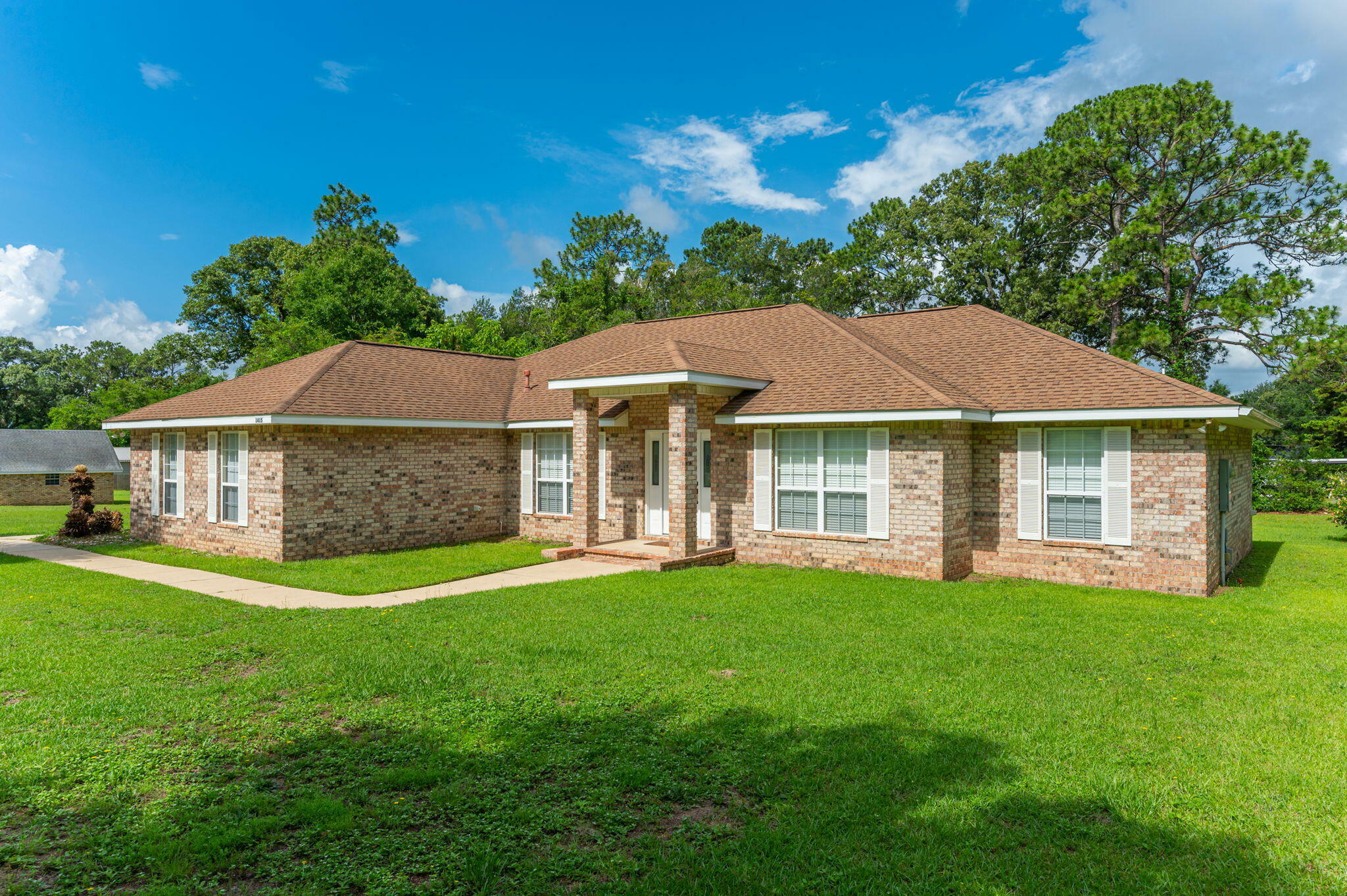 Property Photo: 1415 Grandview Drive FL 32539