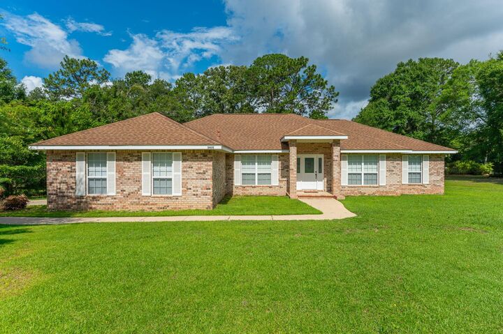 Property Photo:  1415 Grandview Drive  FL 32539 
