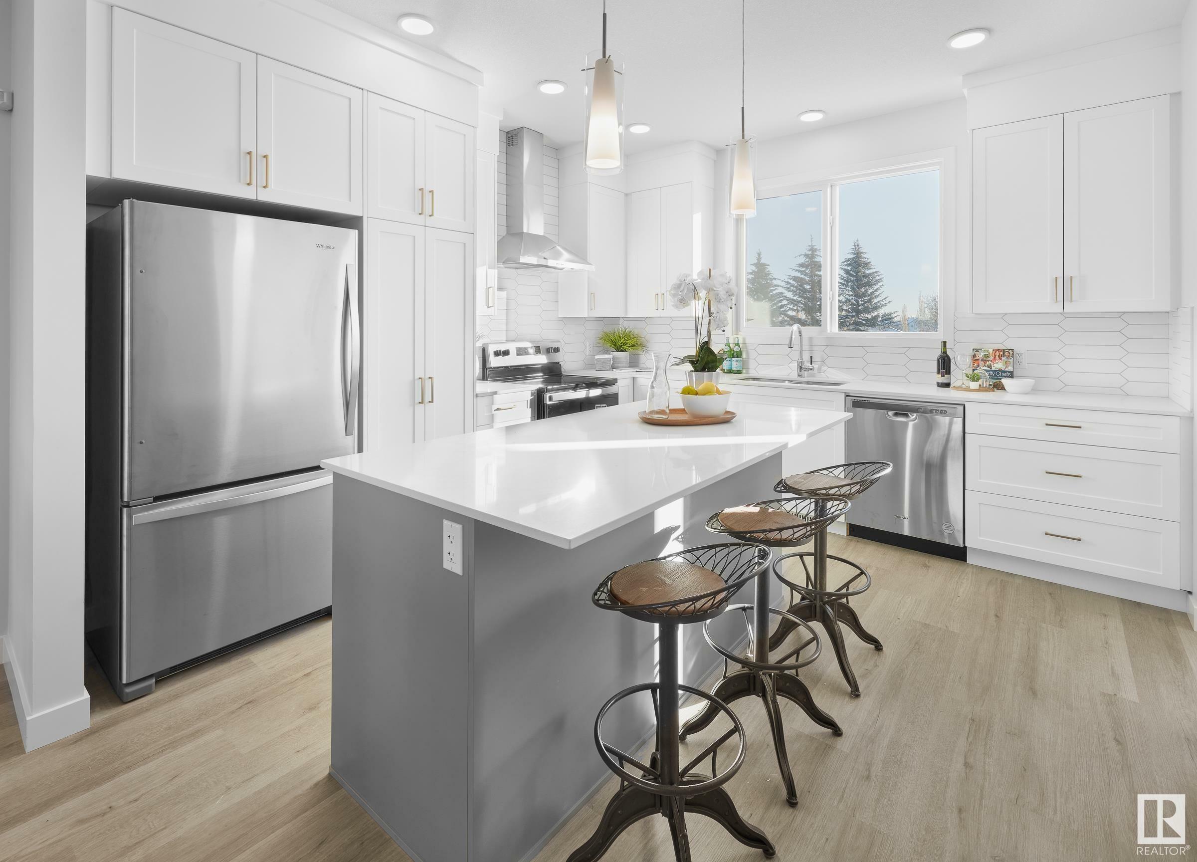Property Photo: 1306 Podersky Wynd SW AB T6W 5E4