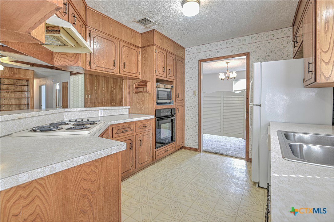 Property Photo: 606 Shad Circle TX 76542