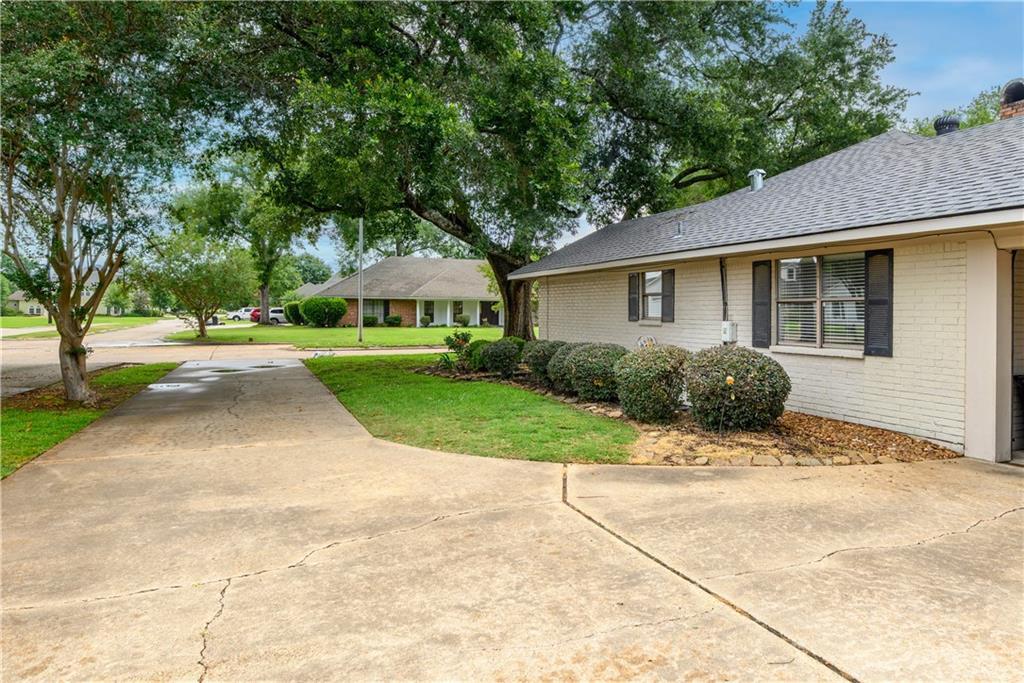Property Photo: 4029 Mayflower Boulevard LA 71303