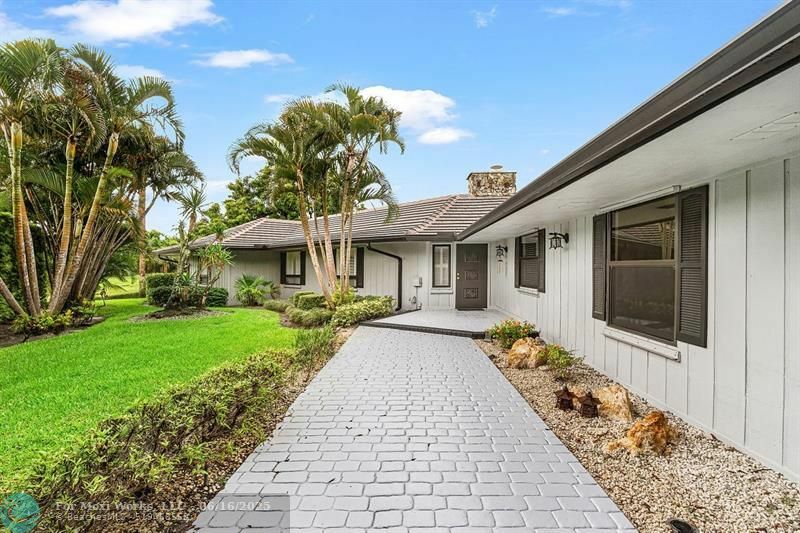 Property Photo:  10158 SE Acorn Way  FL 33469 