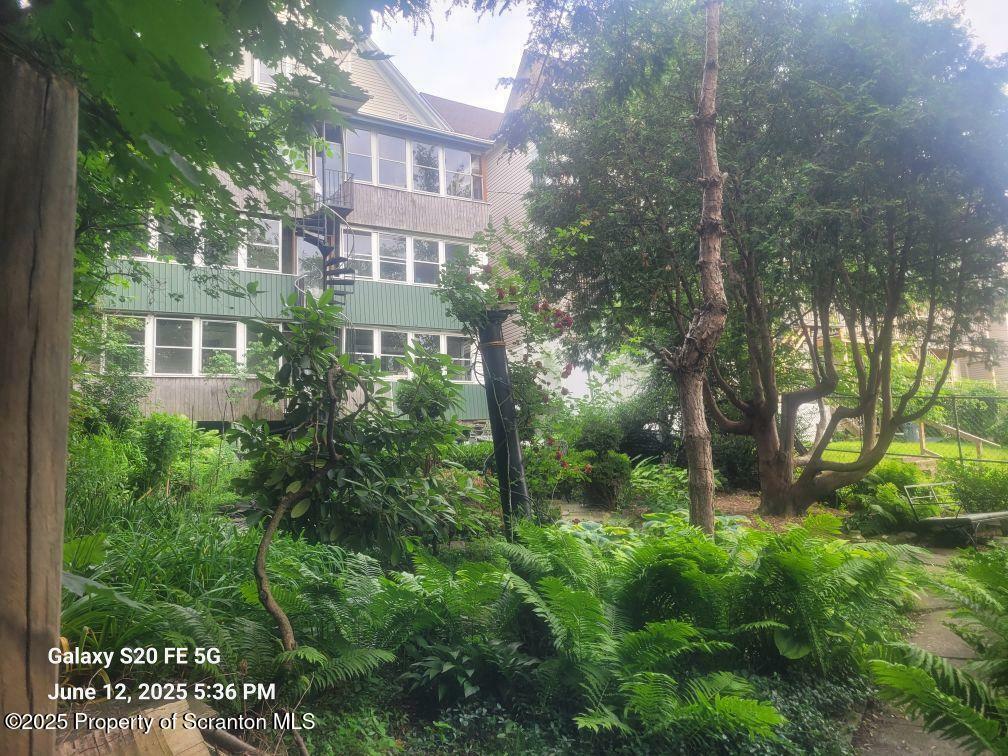 Property Photo: 825 827 Quincy Avenue 825-827 PA 18510