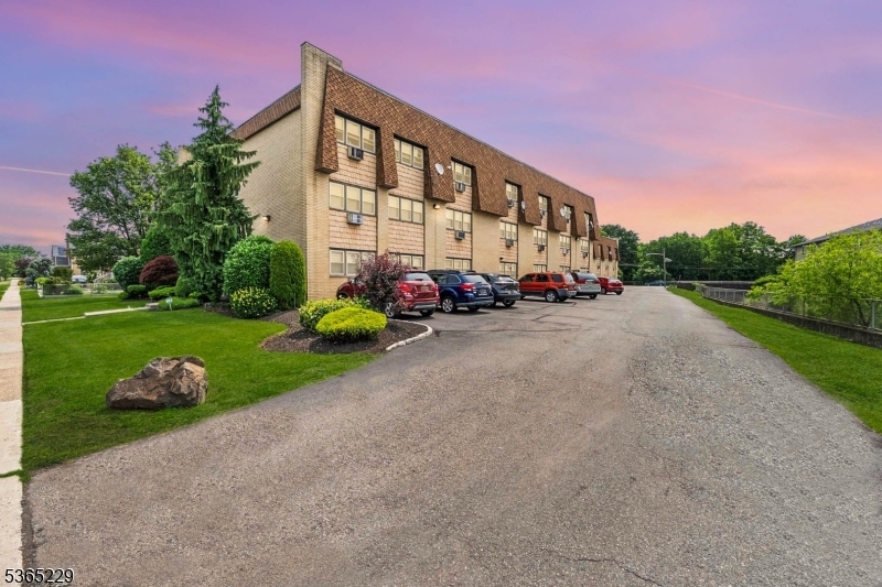Property Photo: 301 W Morris Ave B-4 NJ 07036