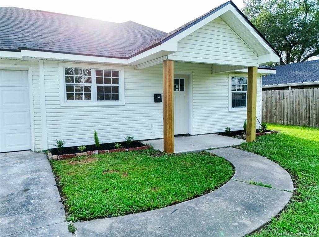 Property Photo: 2202 1st Avenue LA 70601