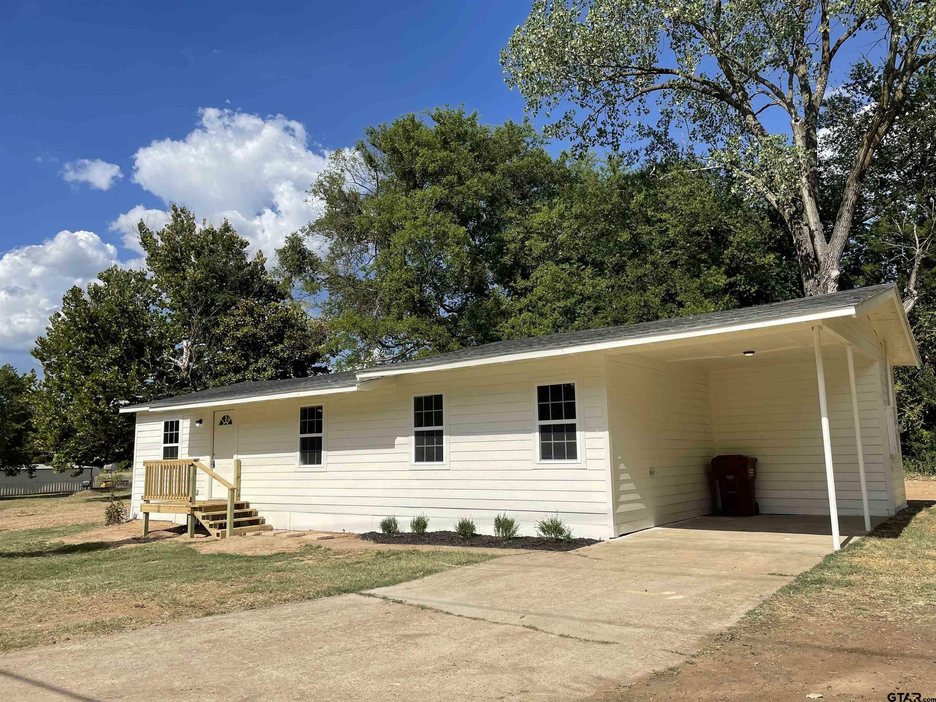Property Photo: 929 Holbrook St. TX 75457