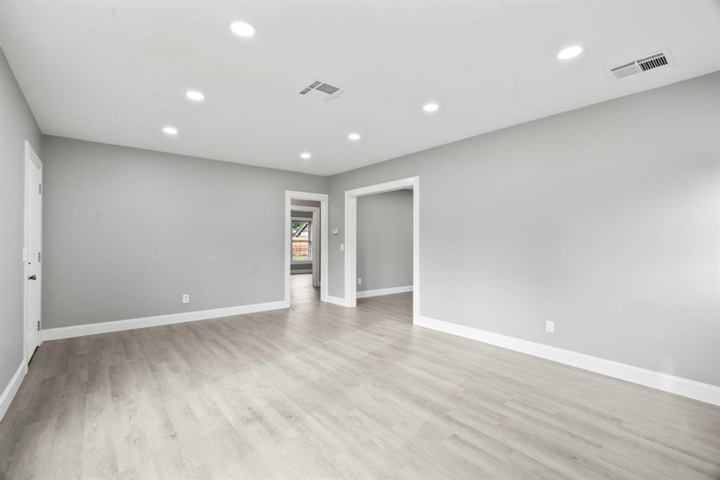 Property Photo: 1313 Elm Street TX 77520