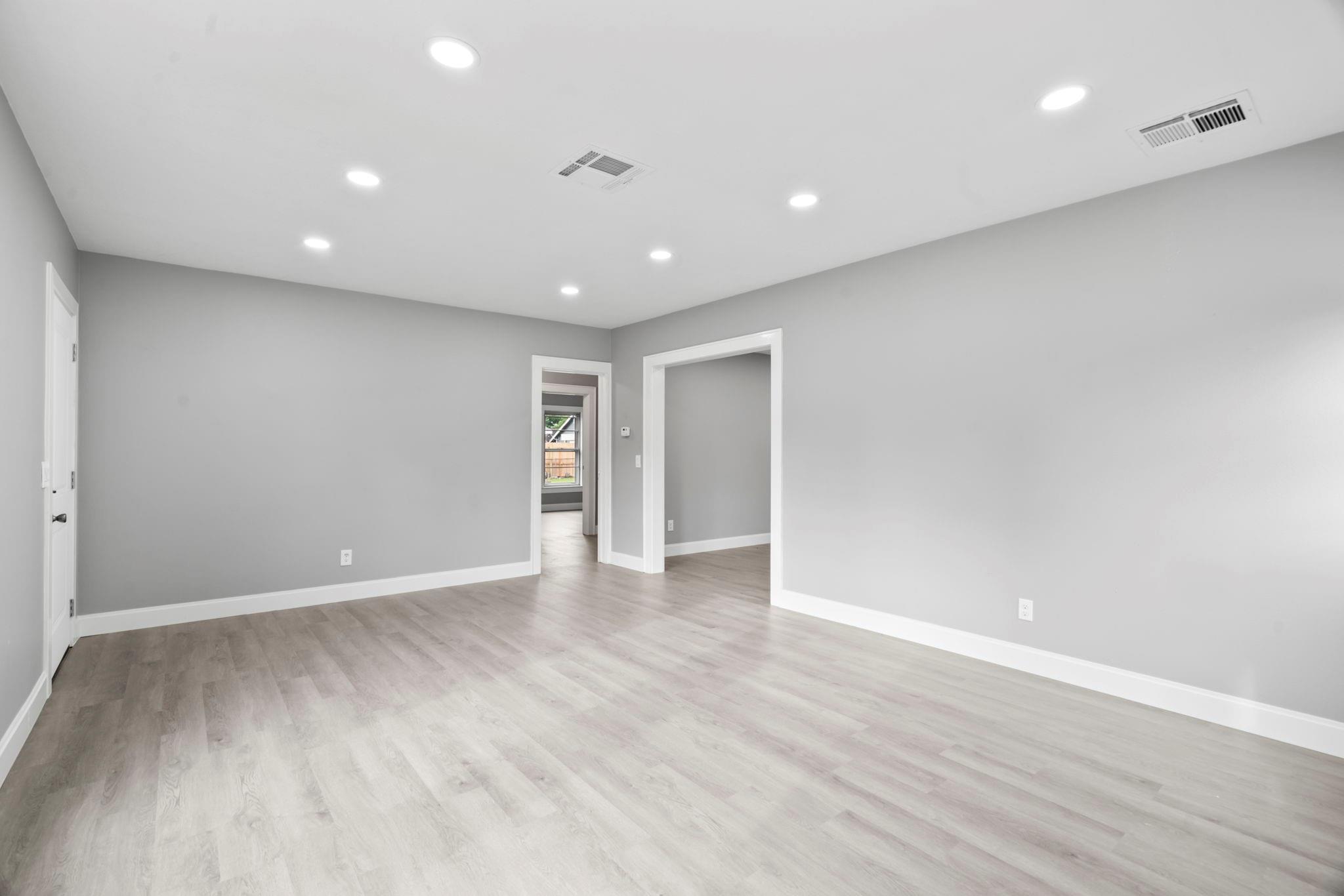 Property Photo: 1313 Elm Street TX 77520