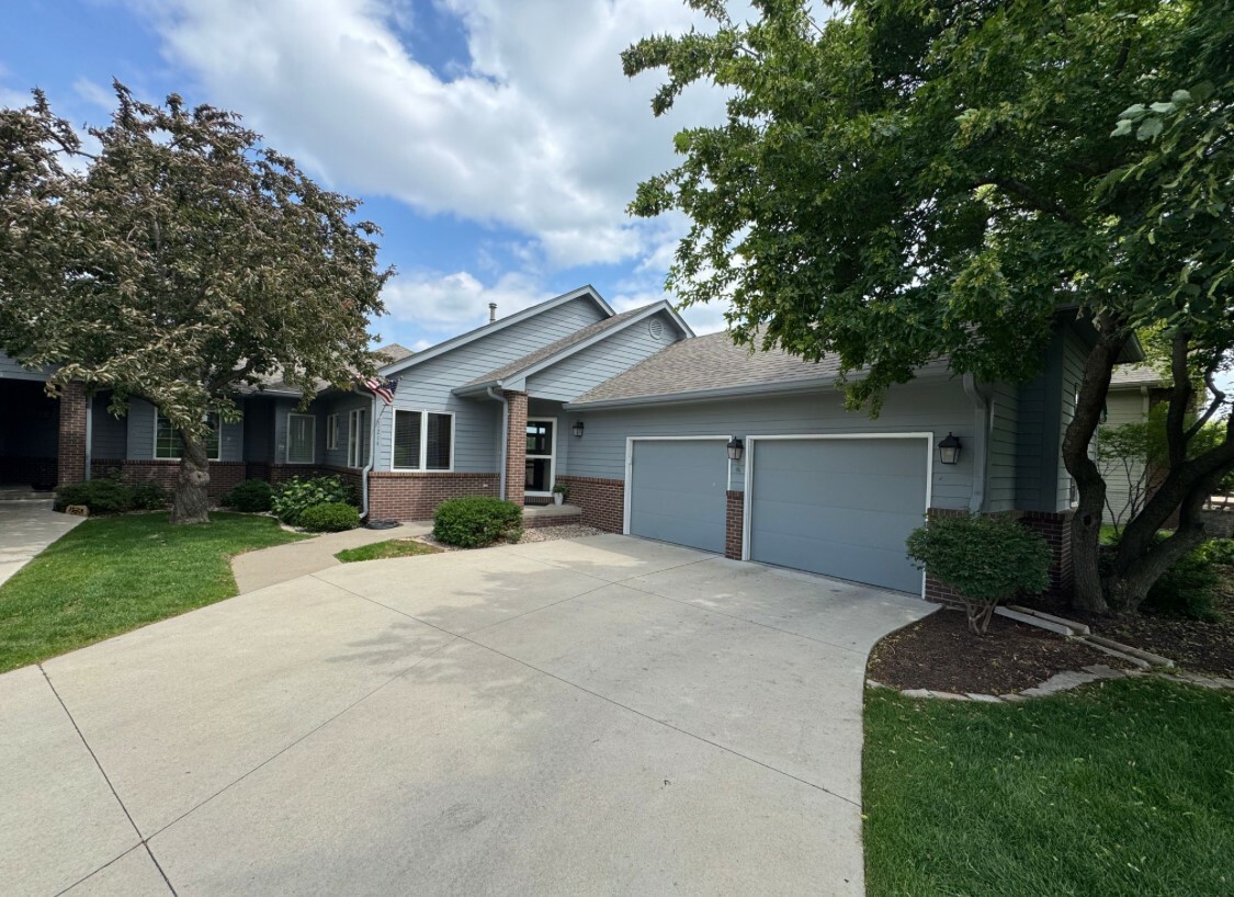 1214 Glen Oaks Drive  West Des Moines IA 50266 photo
