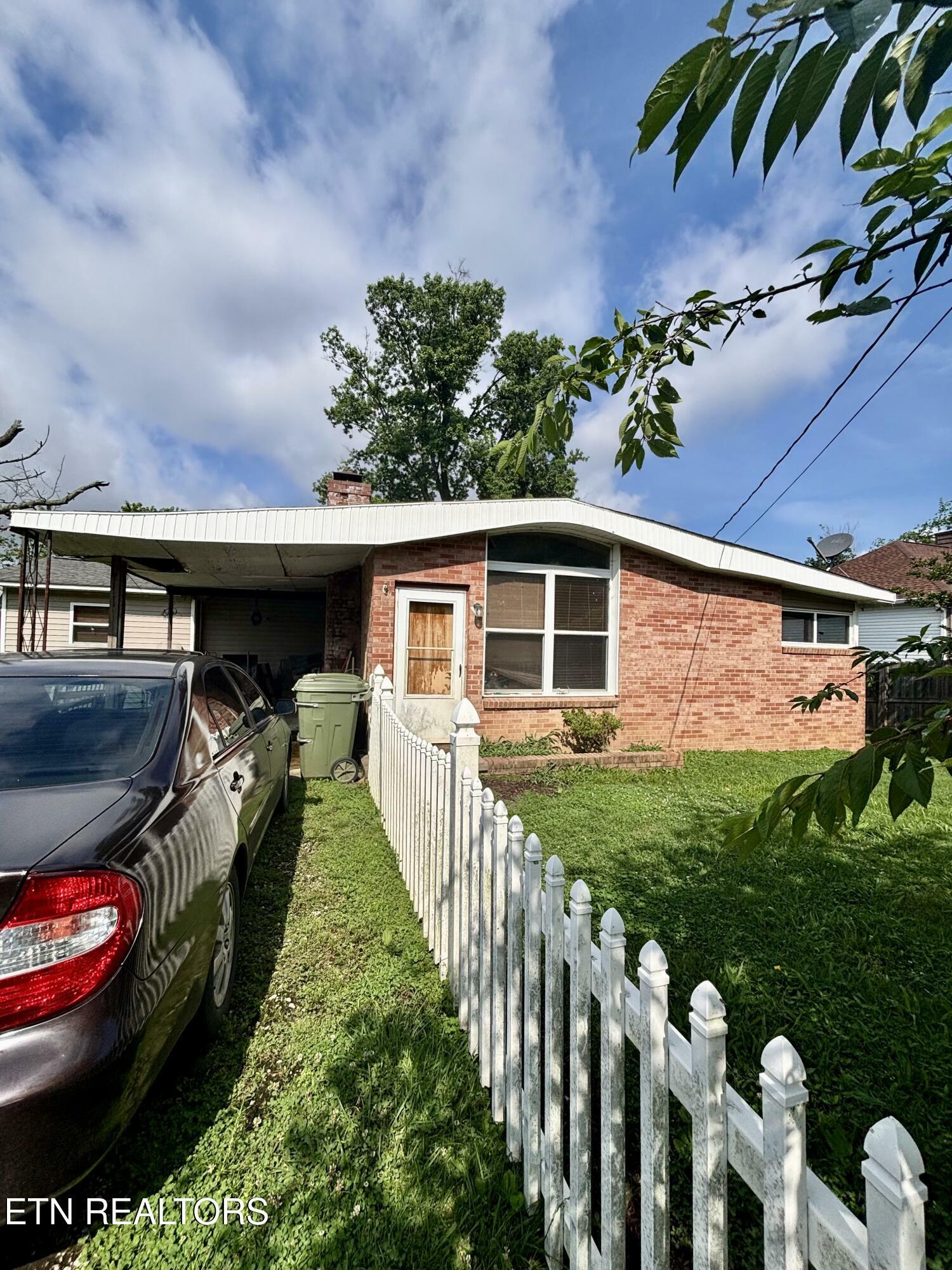 Property Photo: 132 Victoria Rd TN 37763