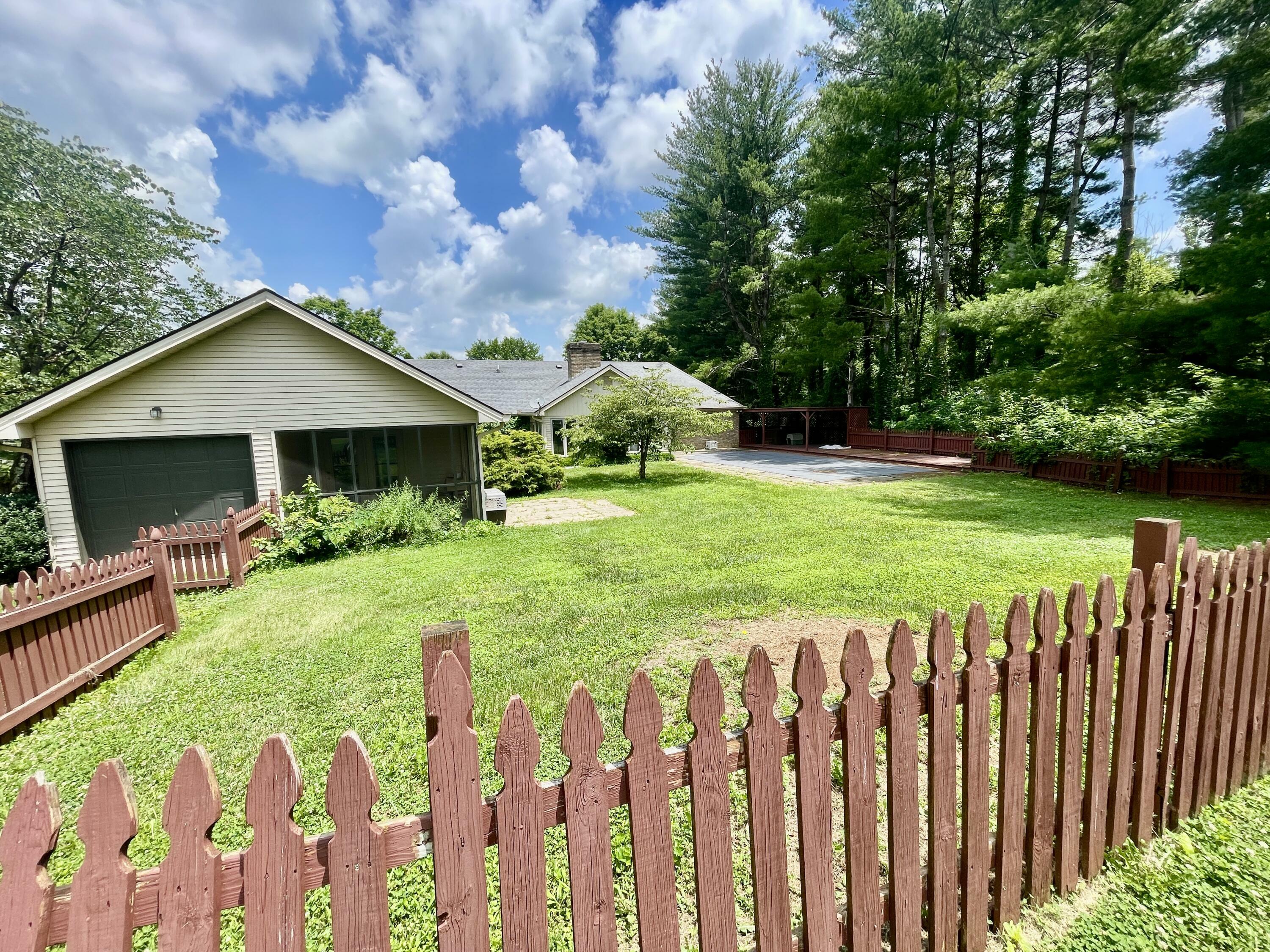Property Photo: 101 Pine Street KY 42503