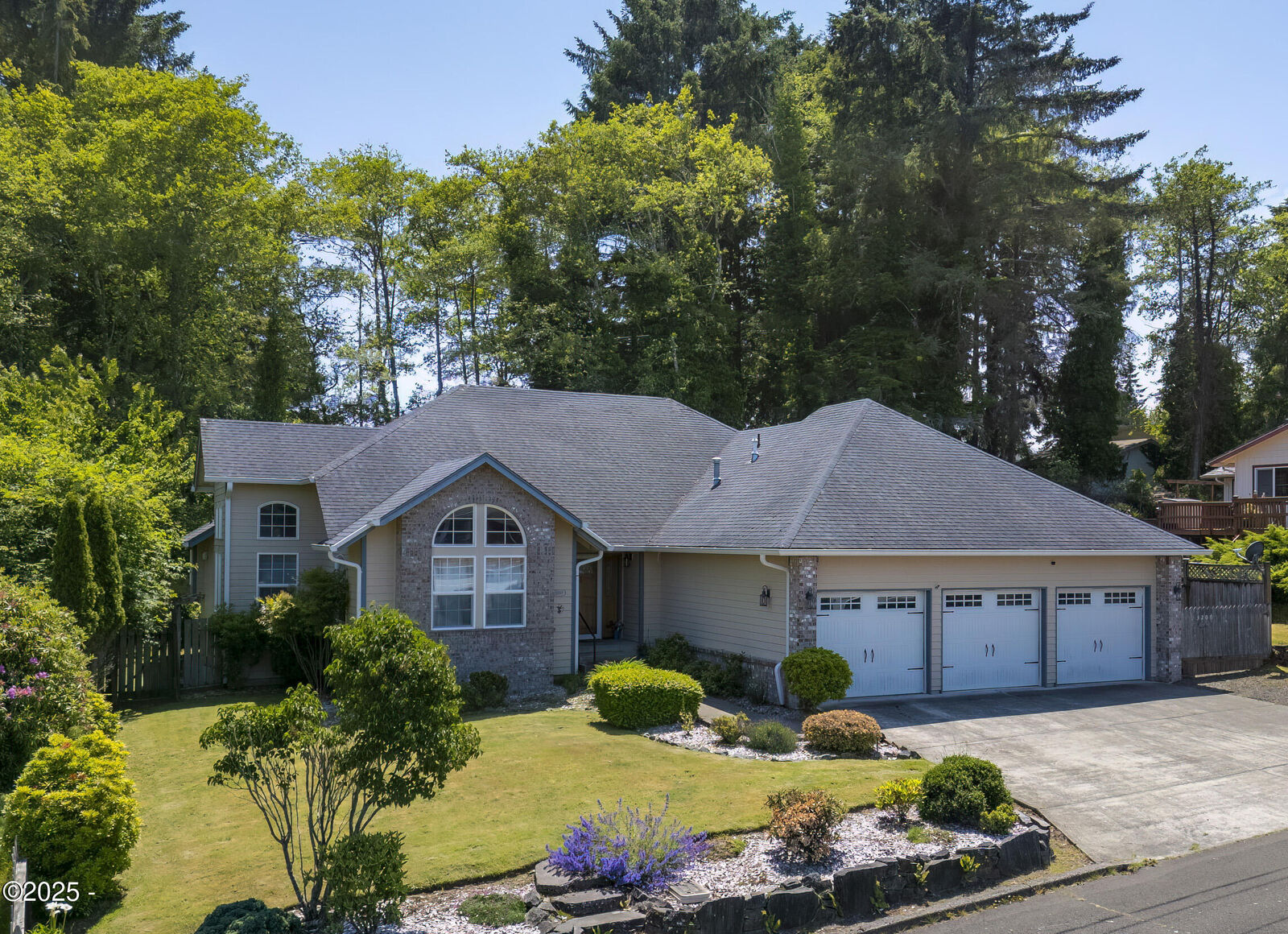 Property Photo: 3200 NE 30th Drive OR 97365