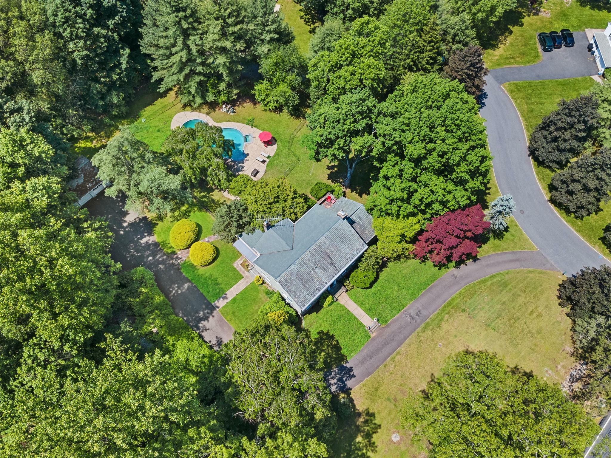 1 Finnegan Lane  Montebello NY 10901 photo