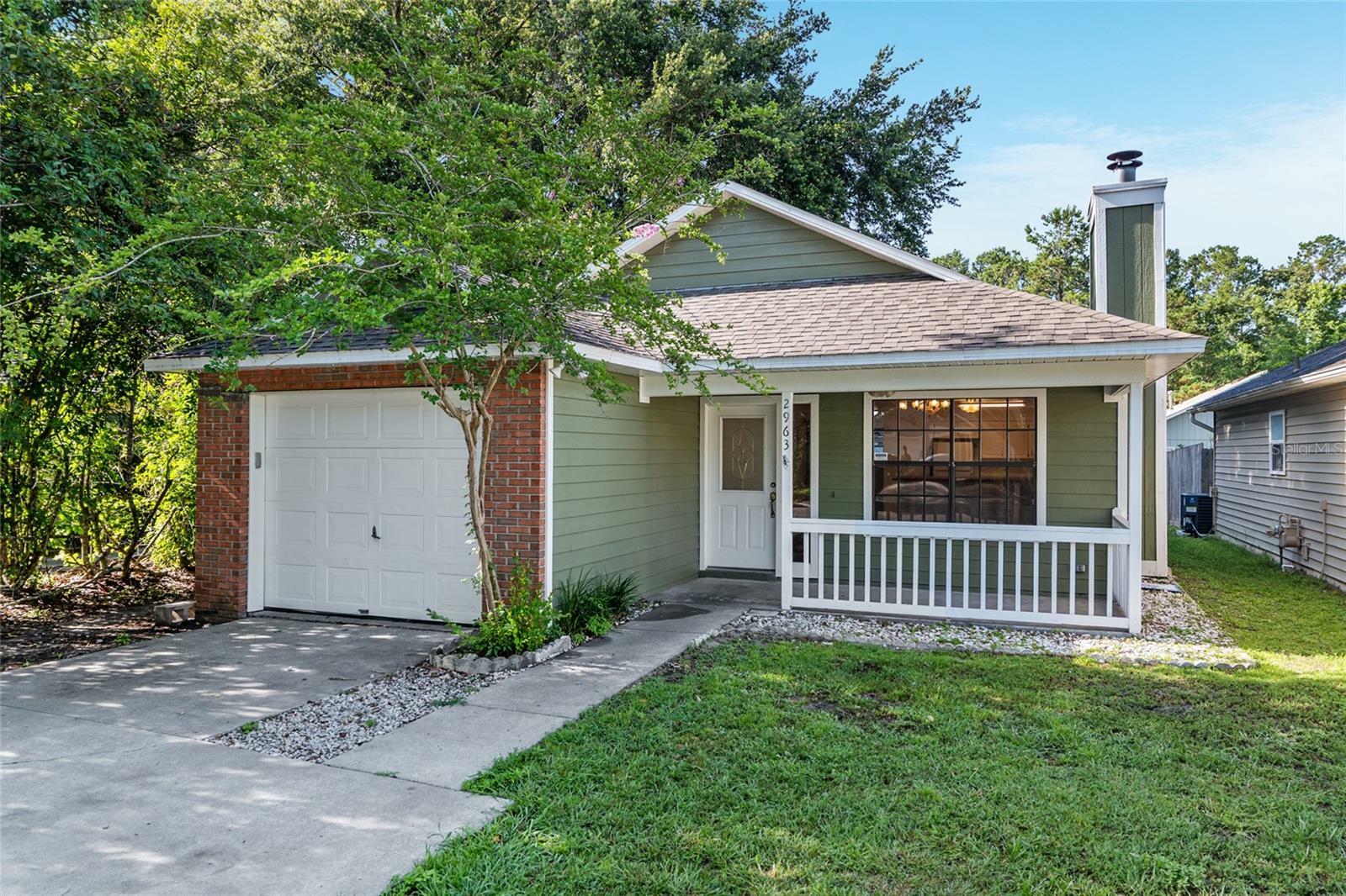 Property Photo: 2963 SW 40th Avenue FL 32608