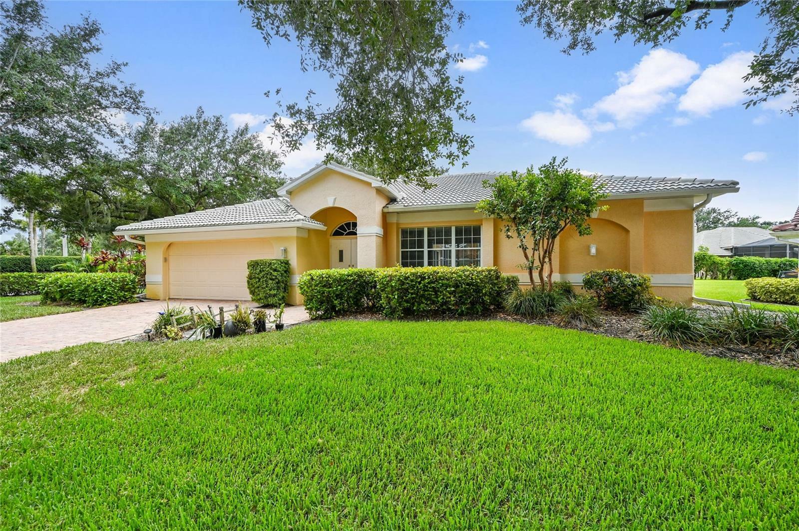 Property Photo: 11810 Woodshire Circle FL 33913