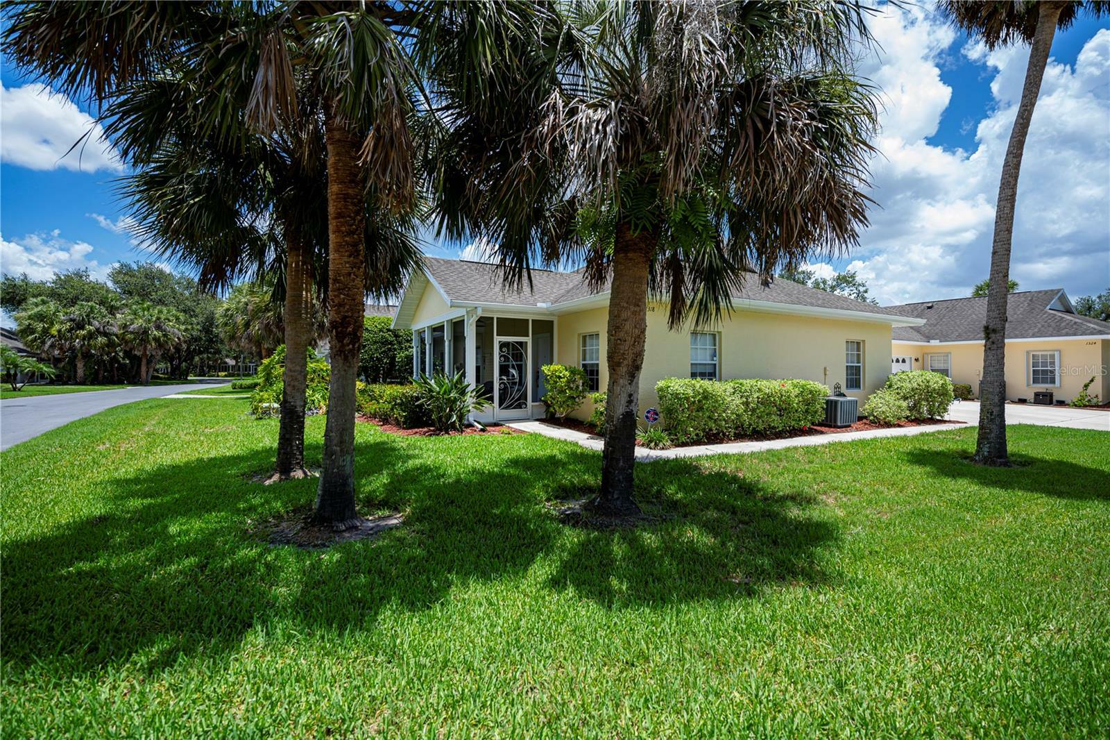 Property Photo: 1318 Red Oak Lane FL 33948