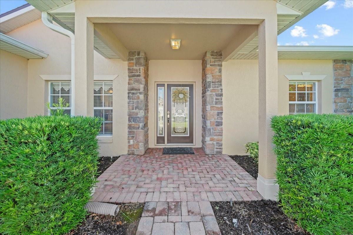 Property Photo: 4254 Berwick Drive FL 33859