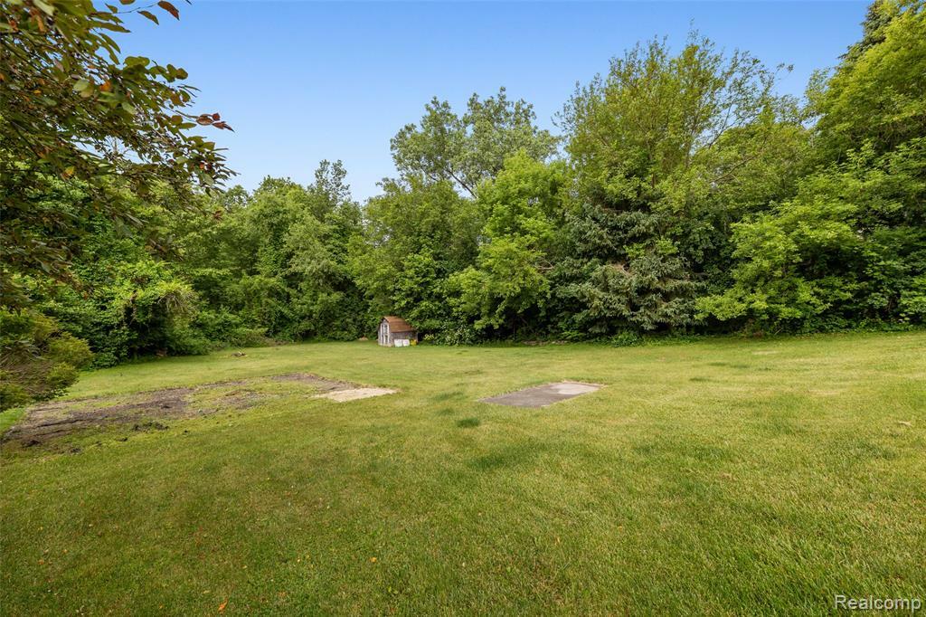 Property Photo: 9711 Dartmouth Road MI 48348 2216