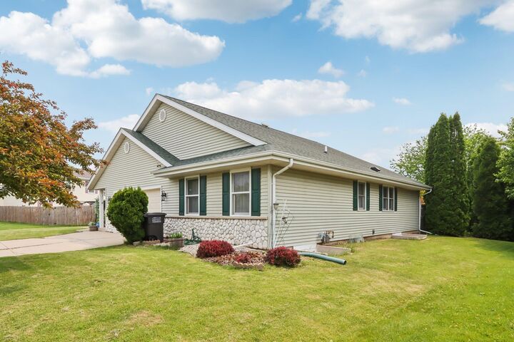 Property Photo: 7170 S Countryside Dr WI 53132
