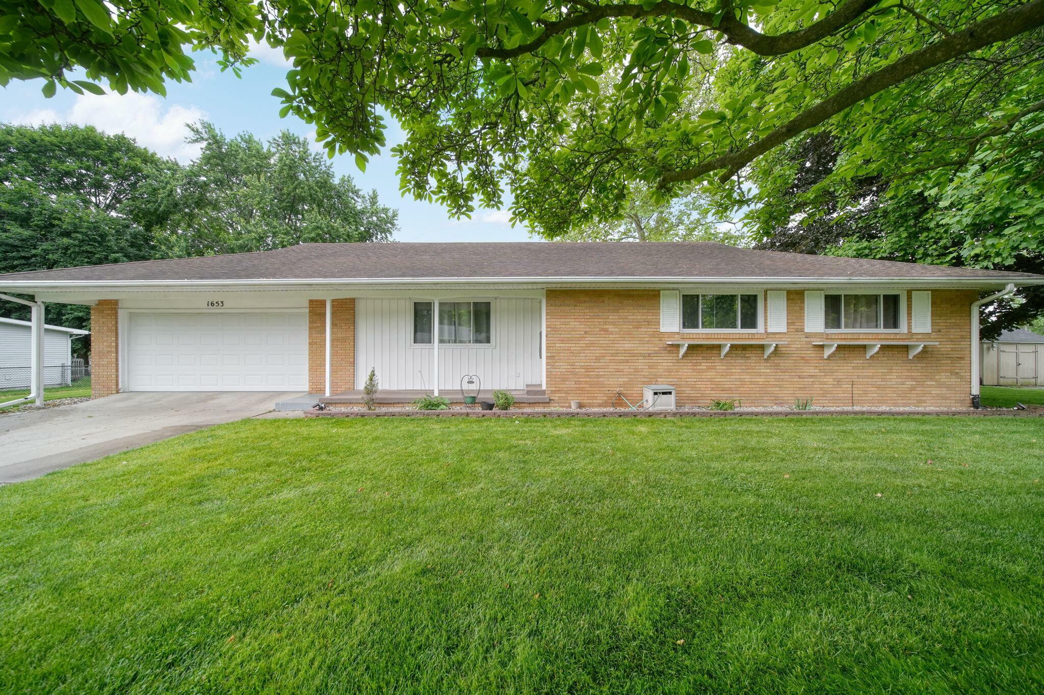 Property Photo: 1653 Foye Drive MI 49203