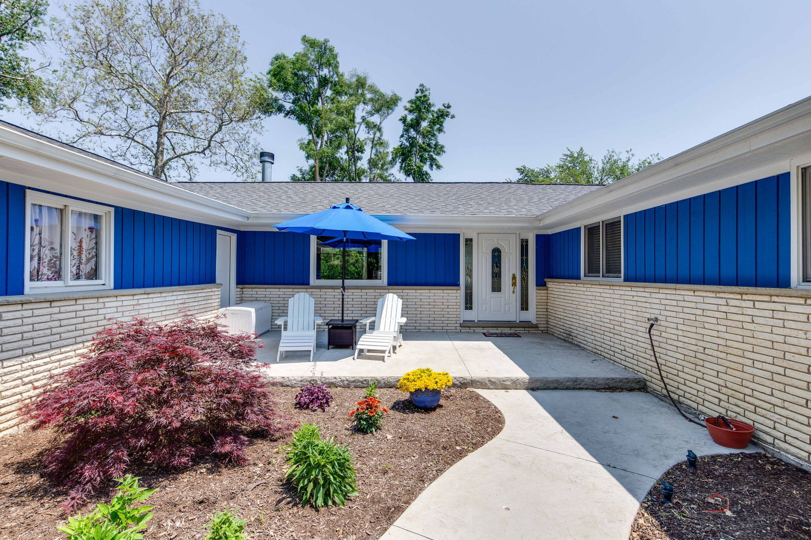 Property Photo: 908 Jackson Avenue IL 60084