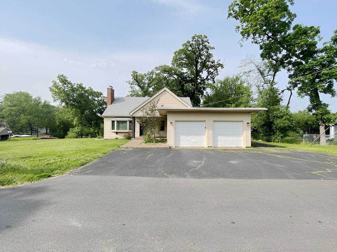 Property Photo: 134 Hickory Road IL 60156