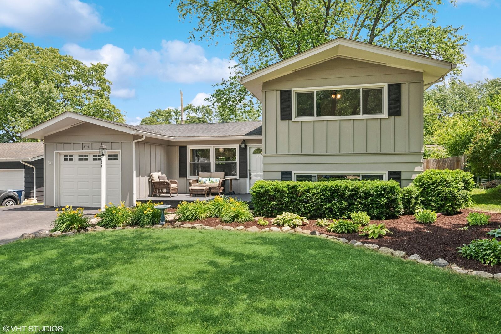 Property Photo:  214 S 18th Street  IL 60174 