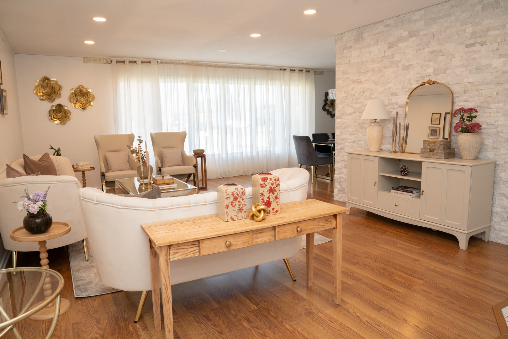 Property Photo:  214 S Mount Prospect Road  IL 60056 