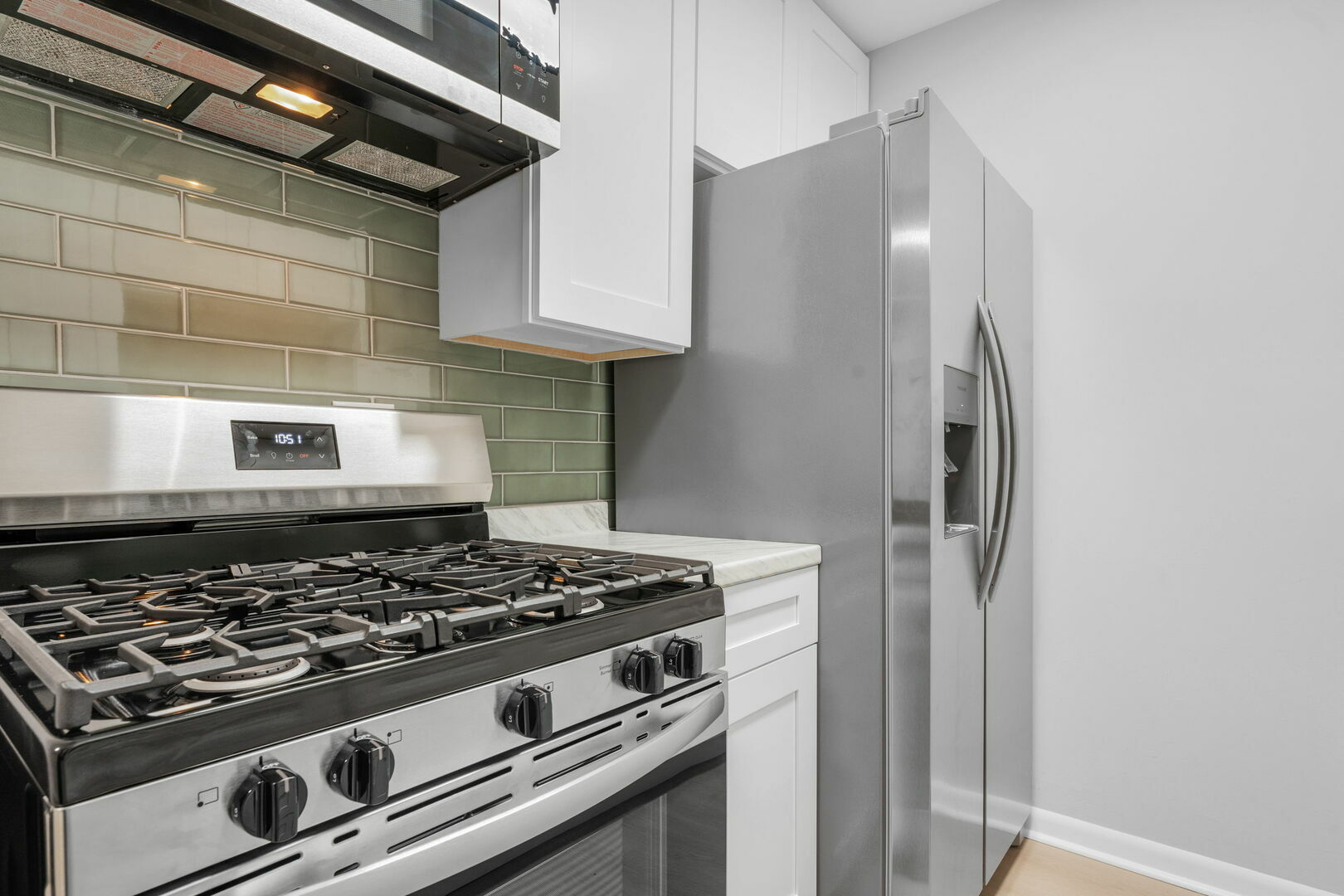 Property Photo: 1195 Meadow Lane 213 IL 60169