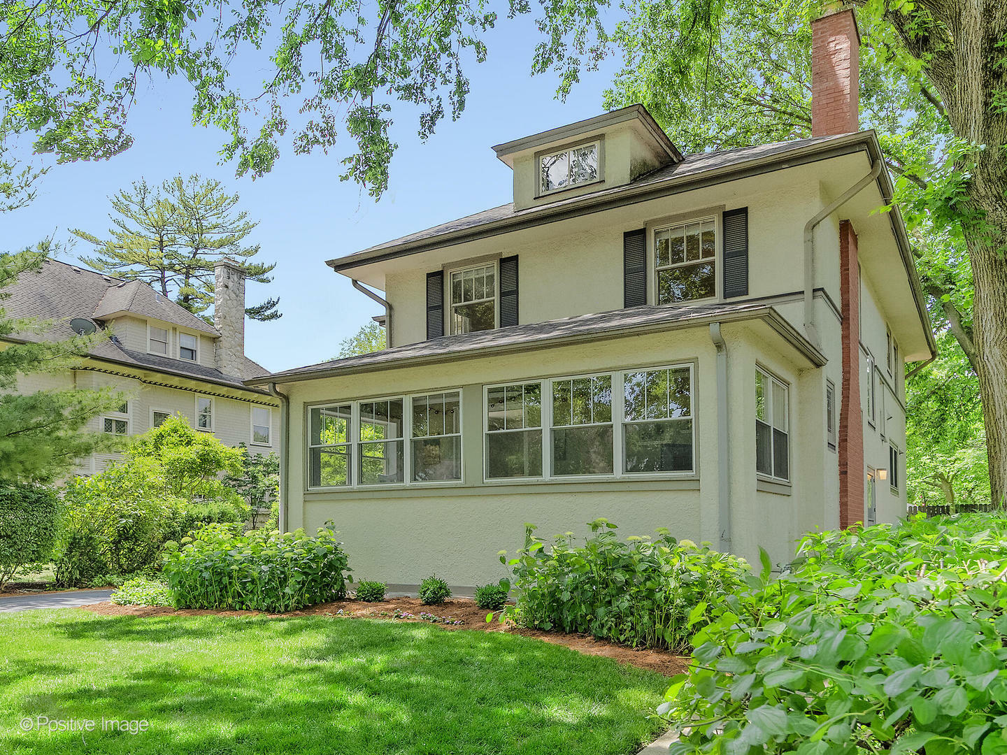 Property Photo: 132 S Spring Avenue IL 60525