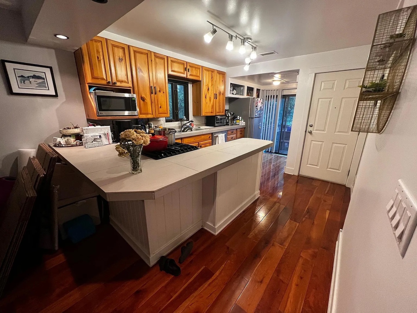 Property Photo: 2128 N Hoyne Avenue 2 IL 60647
