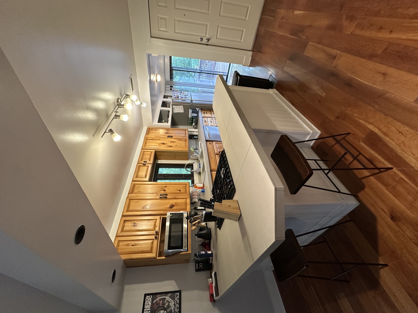 Property Photo:  2128 N Hoyne Avenue 2  IL 60647 