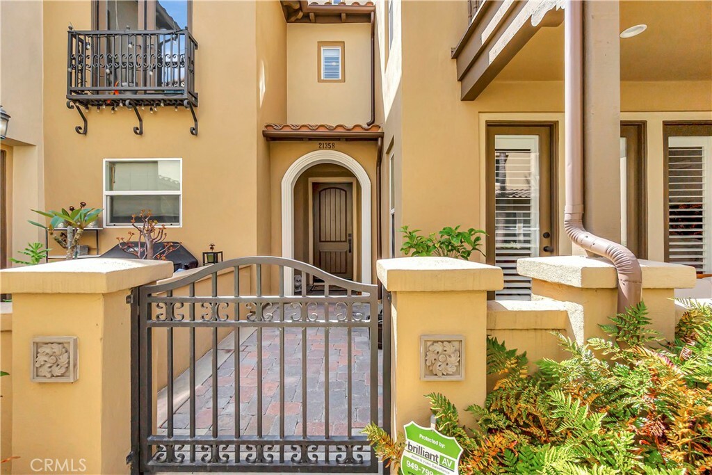 Property Photo: 21358 Cieza Circle CA 92648
