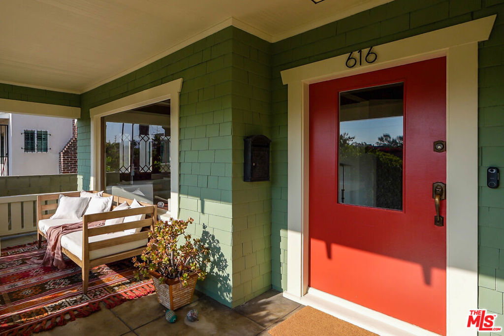 Property Photo: 616 N Gower Street CA 90004