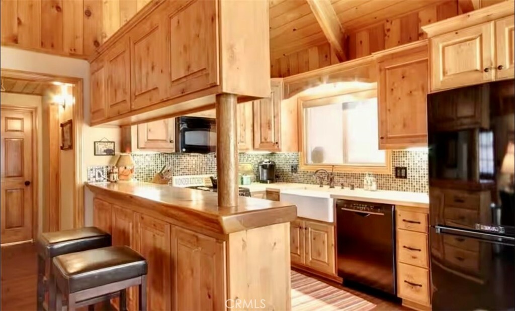 Property Photo: 653 Temple Lane CA 92315