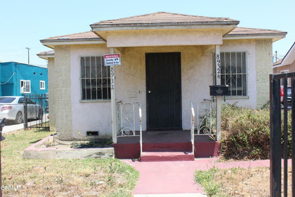 Property Photo:  8932 Orchard Avenue  CA 90044 